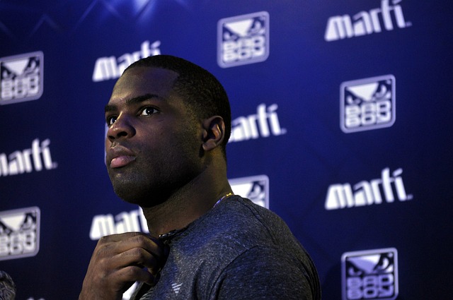 一方面有助 一方面有助